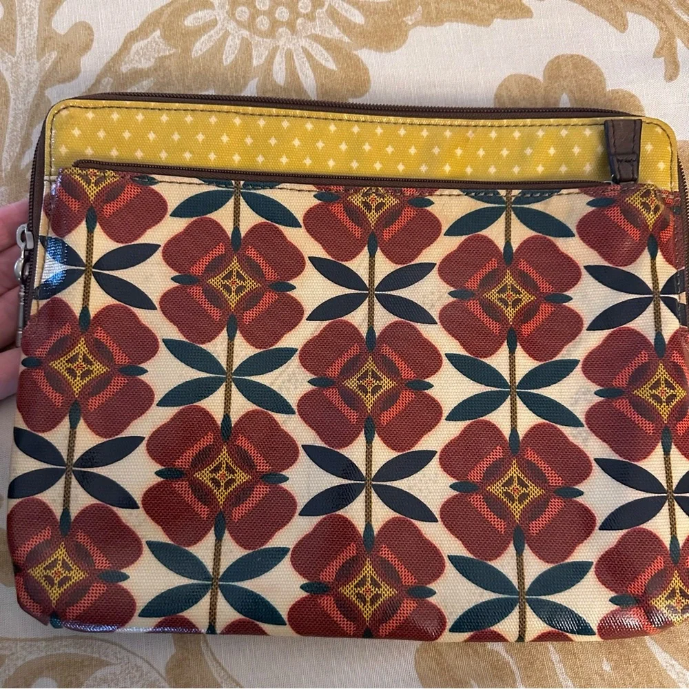 NWOT Fossil Tablet/IPad Zipped Case